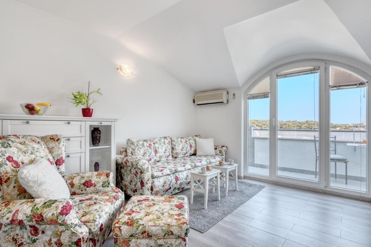 Penthouse Zola With Private Parking Medulin Exterior foto